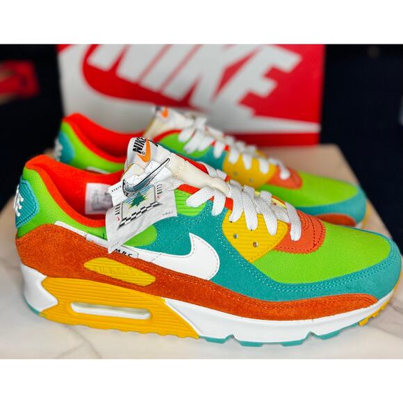 Nike Air Max 90 SE Running Club DC9336-300 Brand New Size 10 Men - Picture 1 of 7